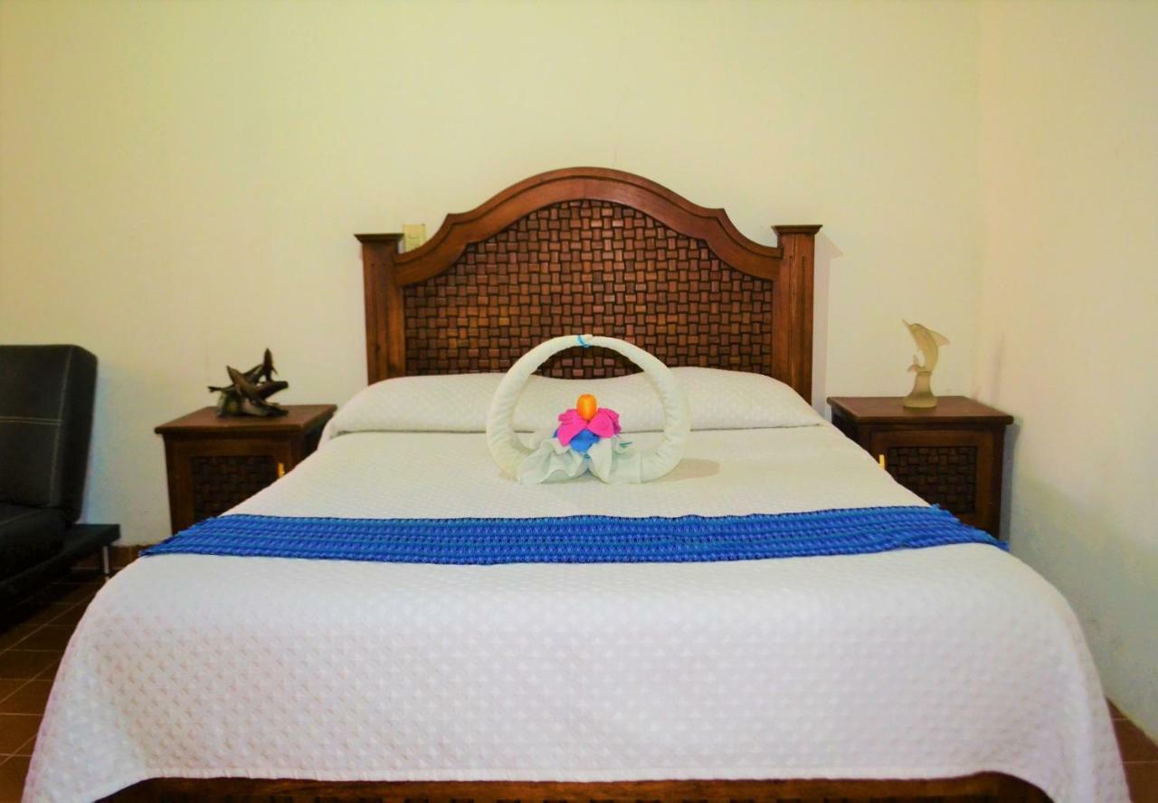 Hotel Delfin Comitan エクステリア 写真