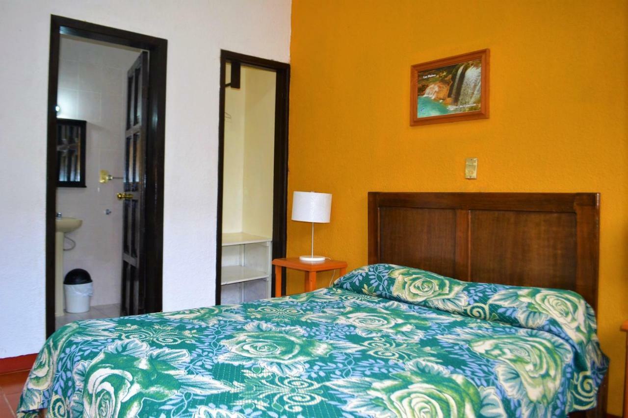 Hotel Delfin Comitan エクステリア 写真
