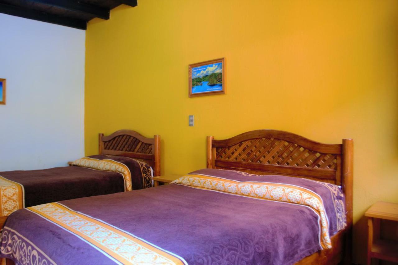 Hotel Delfin Comitan エクステリア 写真