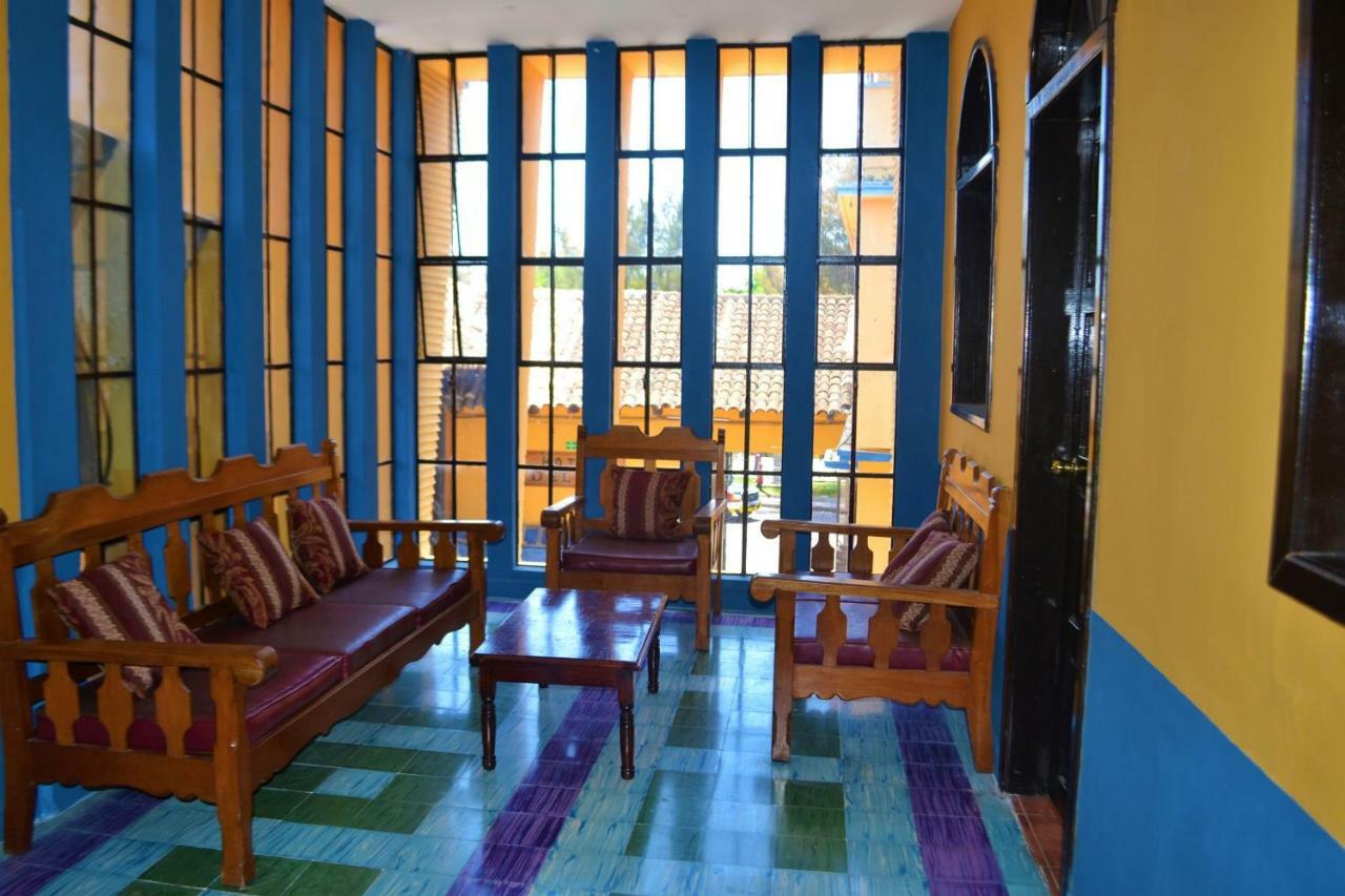 Hotel Delfin Comitan エクステリア 写真